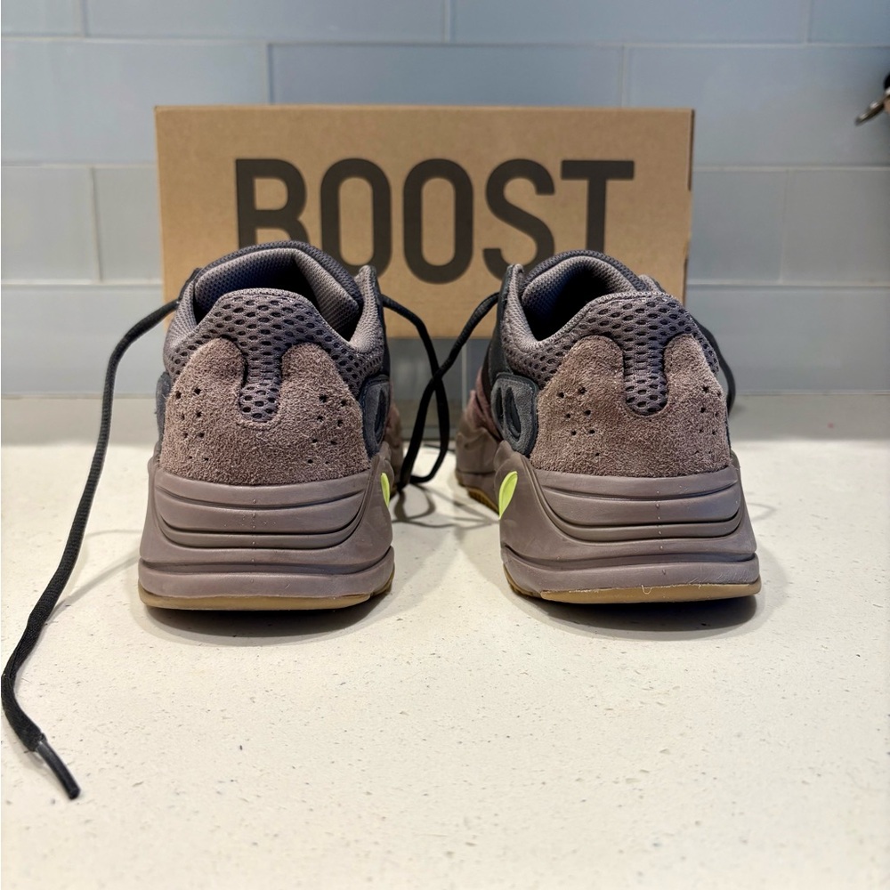 YEEZY 700 MAUVE US SZ 7 - Picture 5 of 7